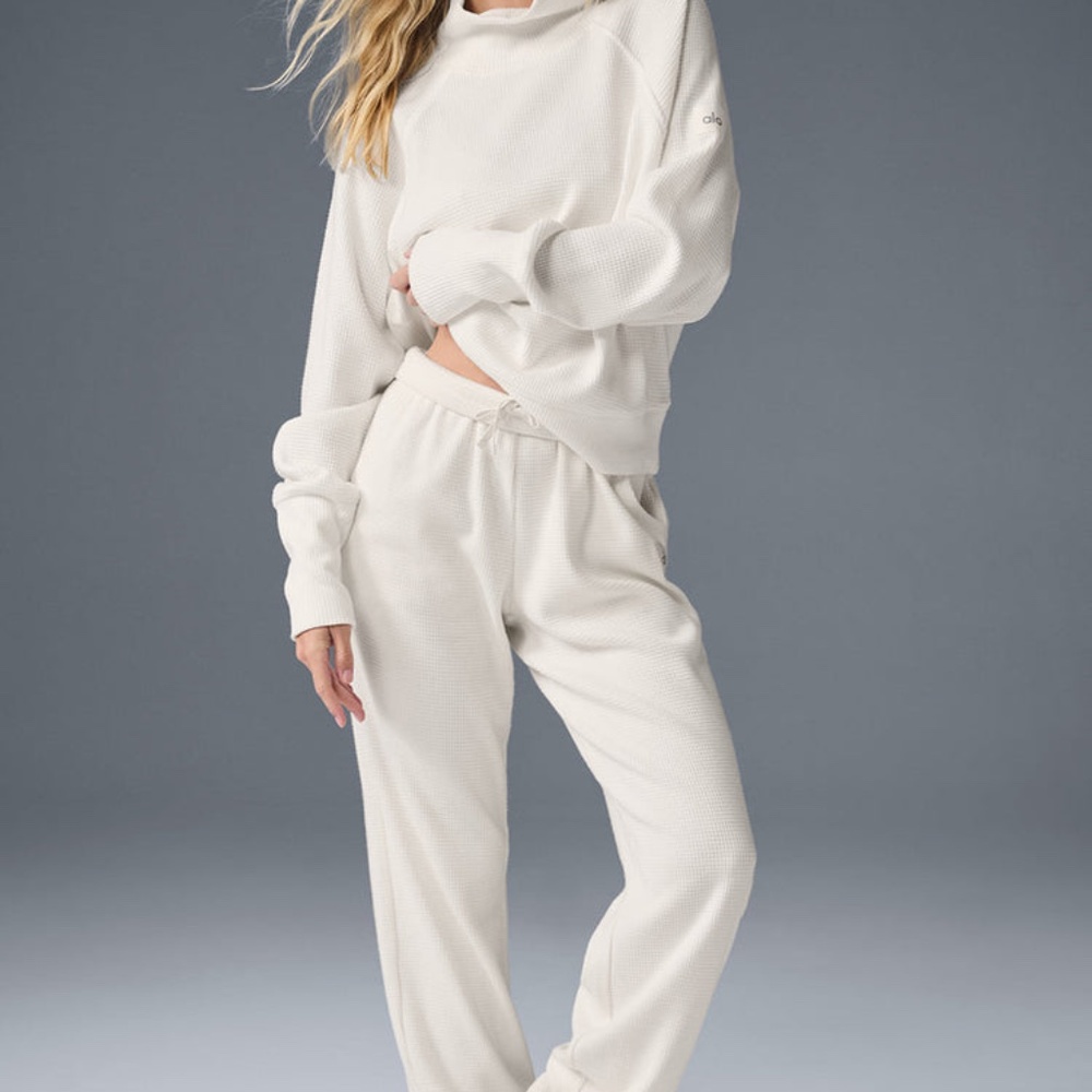 ALO Waffle Weekend Mock Neck Long Slept and Jogger Pants SET